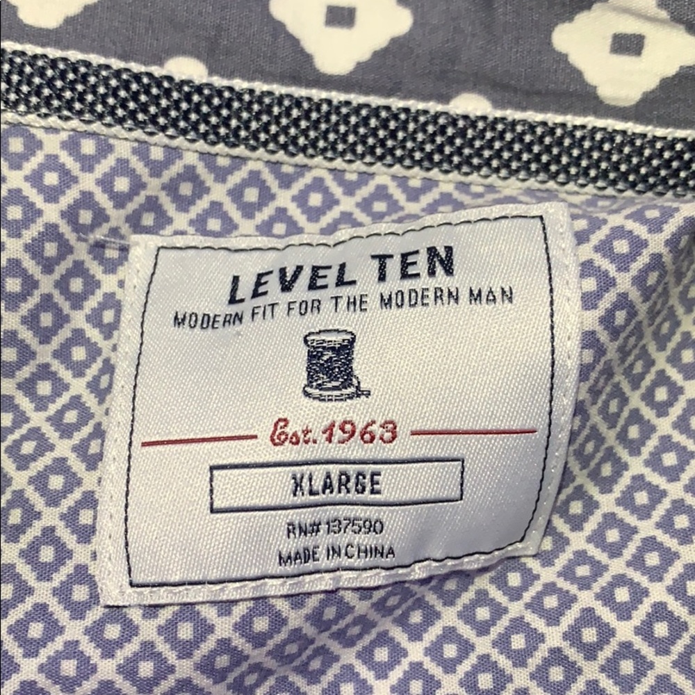 Button up - Picture 3 of 3